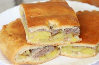 Мясной пирог с фаршем и картофелем