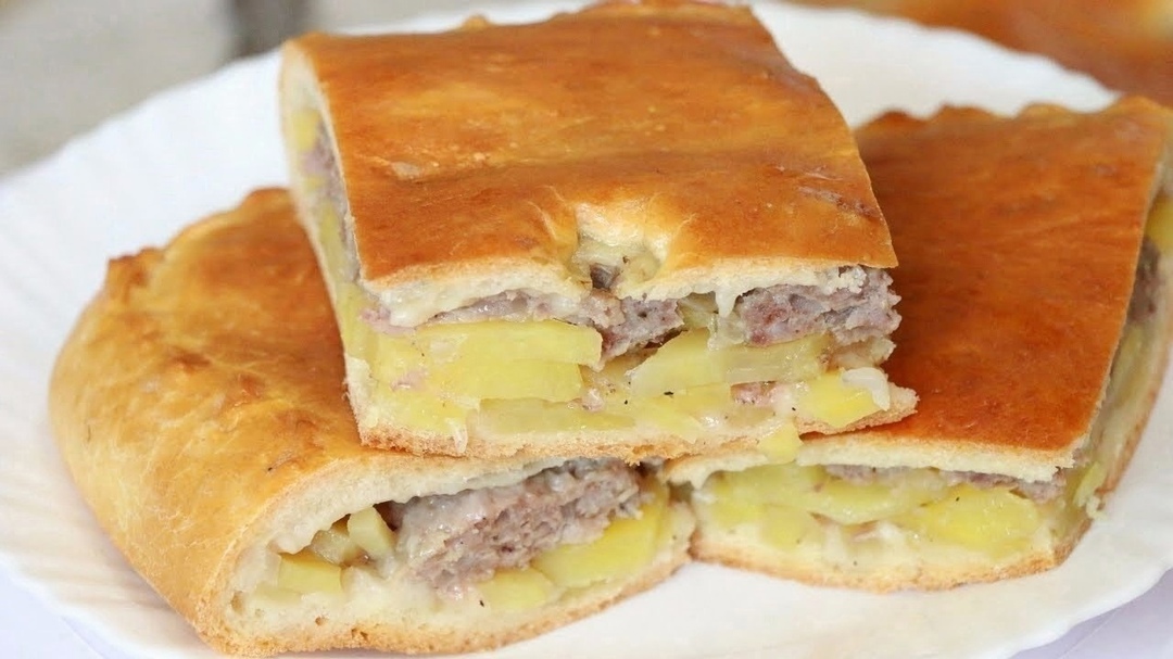 Мясной пирог с фаршем и картофелем